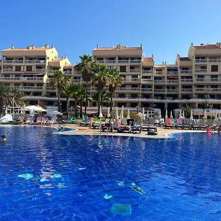 Apartment 2 Bed With Pool Views In Americas K201