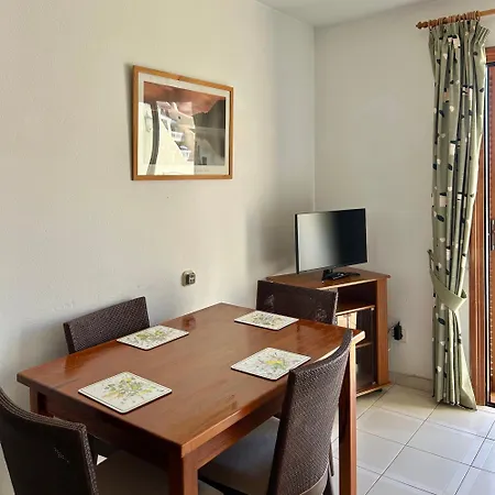 Apartment 2 Bed With Pool Views In Americas K201 Playa de las Américas